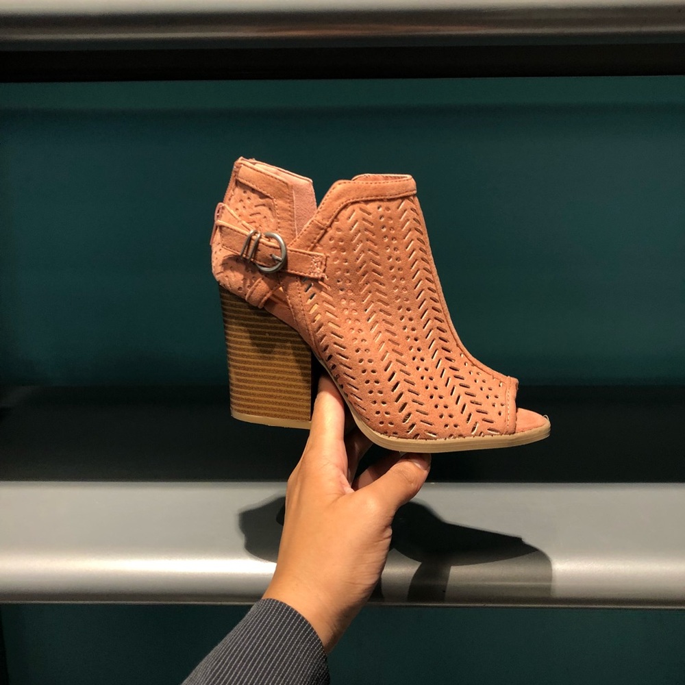 NWT - Blush Cut-Out Ankle Bootie Heels - Picture 3 of 8